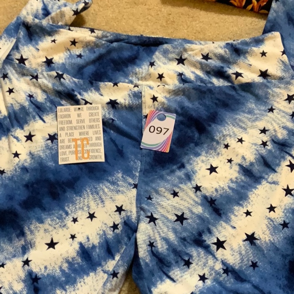 💕LEGGINGS. NWT TODAY ORDER GET IN TIME FOR JULY 4